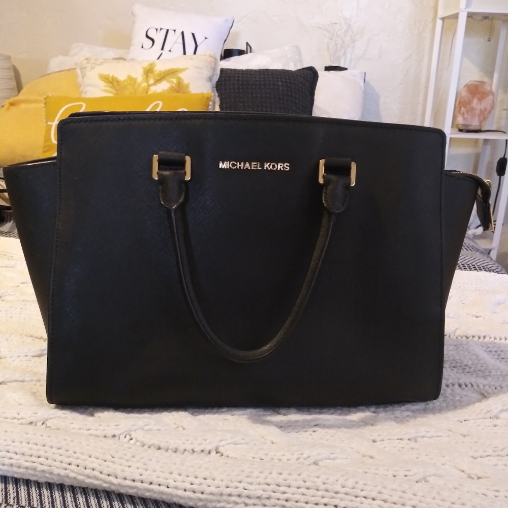 *SOLD*  Black Michael Kors purse
